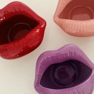 Lips shaped bowl