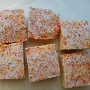 Nostalgic Vanilla Sponge Cake Slab - Old School Cake