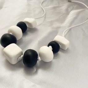 black-white-necklace4