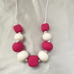 pink-white-necklace3